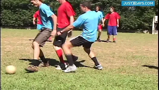 Herkes sahne oynayabilir - futbol sikildikten sonra