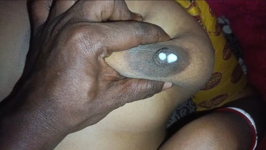 bhula tu dudh dabakar nikal kar chudai koro