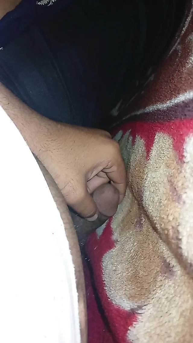 Bu küçük yarak için teyze aşıklarına değil