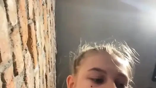 Public masturbating in the gym with jucielussie