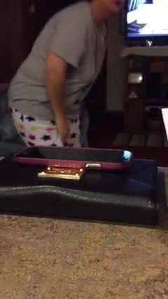 Üvey annelerin büyük askıları var