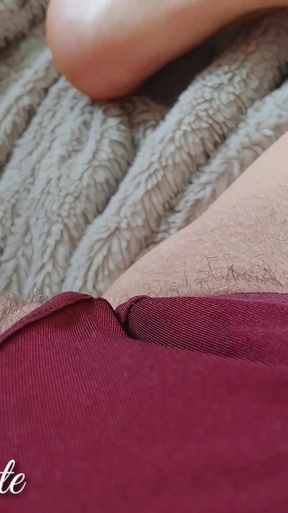 Seksi tanga içinde mastürbasyon ile kremsi orgazm