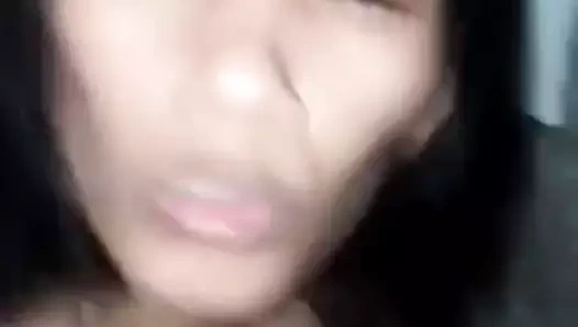 Filipinli arkadaş givin ona kedi bir trim