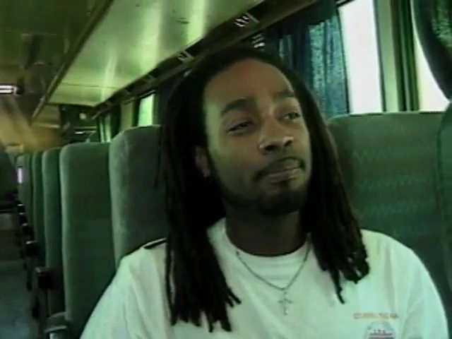 Sừng gỗ mun đĩ nhận được fucked trong các xe buýt