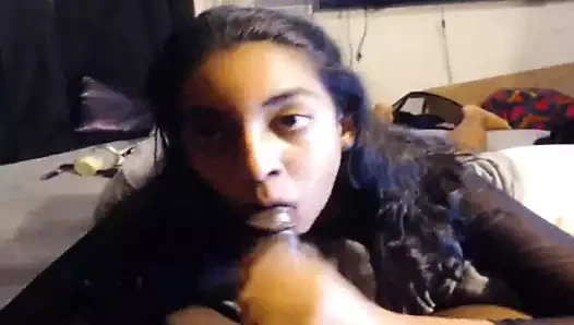 Müslüman kız emme