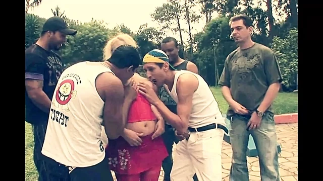 Olgun sürtük döl çöplüğü