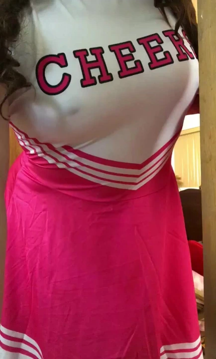 Asyalı ponpon kız seçmelerinde dans azdırıyor