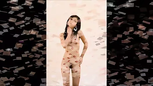 güzel asyalı azgın KEDİ giyen beyaz bir parmak slips