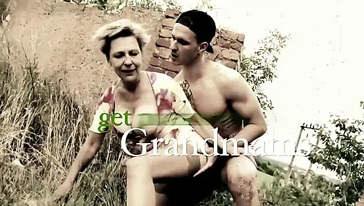 Sürtük üvey anne grandmams'ta büyük yarağı seviyor