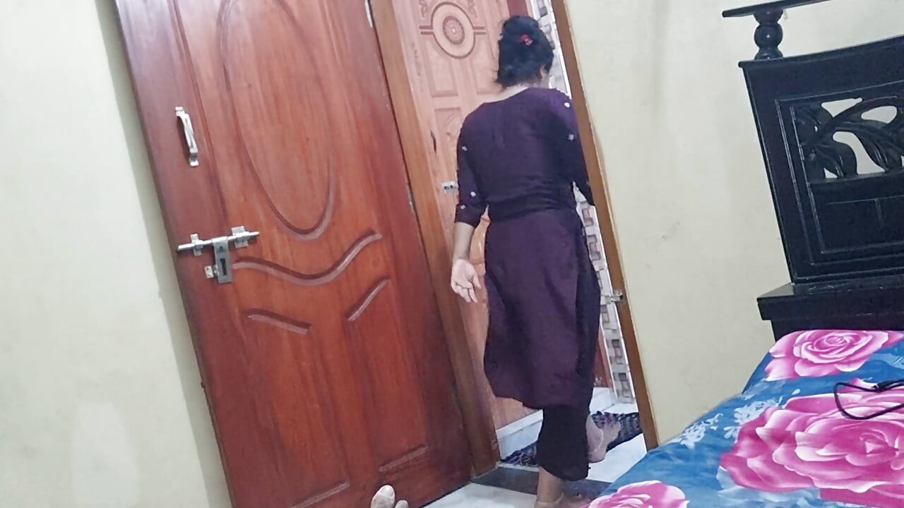 Yeni Bangla ses videosu. Evde çok ateşli seks videosu