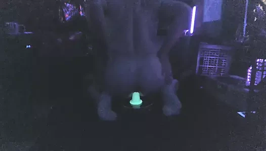 Parıltılı oyuncak