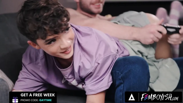 Femboyish - fem twink sam ledger ve büyük sikli erkek arkadaş Marcus Mcneil yarış oyunundan tutkulu anal sekse gidiyor