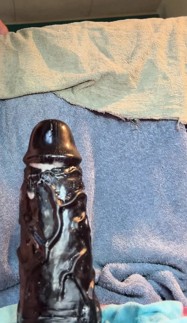 İki yardımcıyla deliğimi genişletiyorum