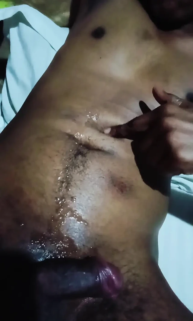 Hintli oğlan ateşli masterbate seansı