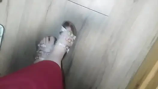 Yıpranmış Birkenstock ayakkabıları