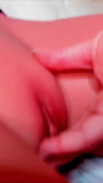 Мощный момент из "Missbehavin26 - смотри, как я трахаю твою подругу перед тобой"