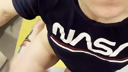 Ona boş bir olarak hizmet ediyorum