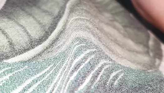 Çıplak üvey oğluyla yatakta eteğinin altında külotsuz üvey anne