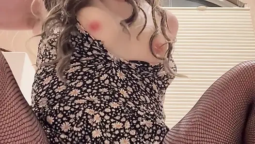 Seksi kadın kılıklı Jenni X dildoya biniyor