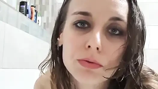 Sapık bir banyo için bana katıl