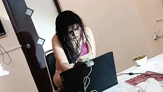 Hintli bir kızın ateşli videosu