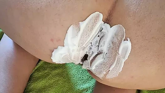 Yakın çekim kıç epilasyon ve kıçında iki parmak