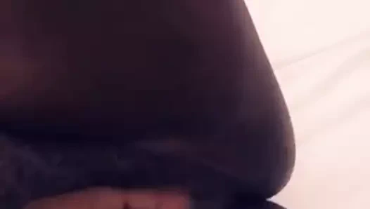 yatakta Ugandalı kız arkadaş