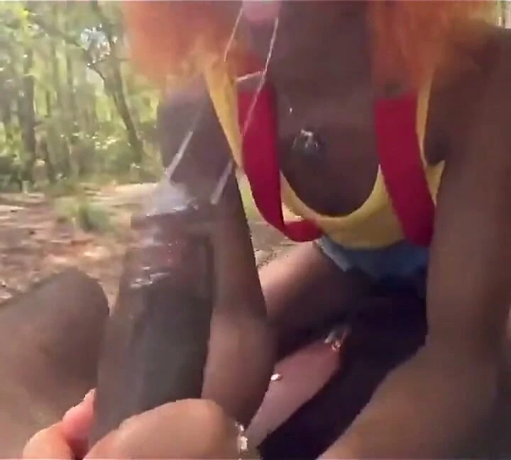 Fae ve Cheta orman parkurunda kül ve misty sikişiyor