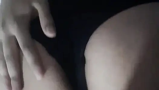 Ben onu sikerken en iyi arkadaşımın lezzetli götü. EMZİK