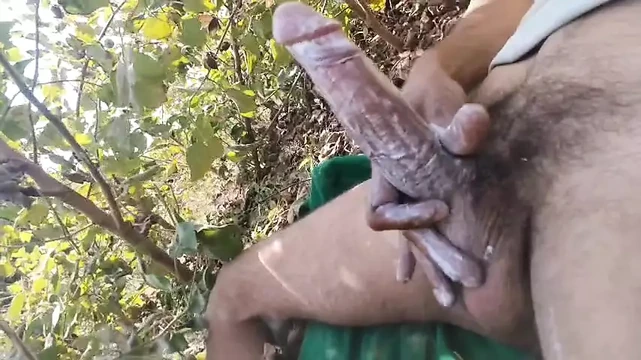 Dölüm büyük yarağımdan sızıyor. Boşalma derlemem