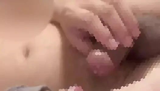 Boşalmana yardım eden nazik bir kız arkadaş