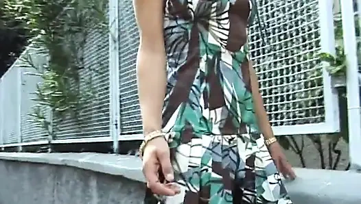 Seksi kız amına dildoyla mastürbasyon yapıyor