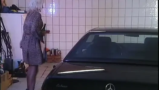 Farklı Amcık Türlerine Sahip Azgın Orta Yaşlı Seksi Kadın