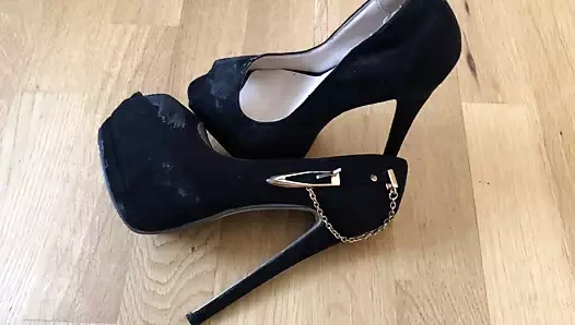 Sürtük platform yüksek topuklu büyük boşalmak yağmur