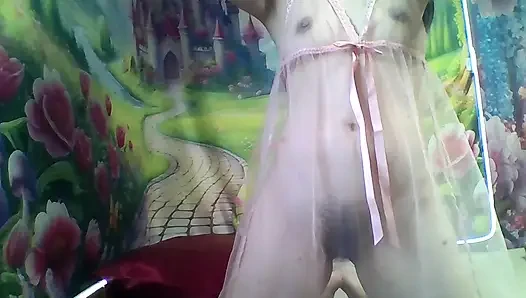 Hana çalışma odasında seksi elbise giyiyor
