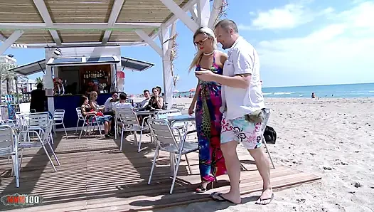 Fransız sarışın Vanessa Coccolona anal sikiş ve boşalma - sert penetrasyon