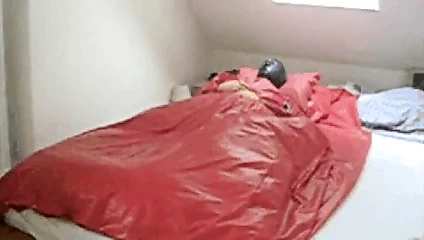 Kırmızı latekste elektro hfo