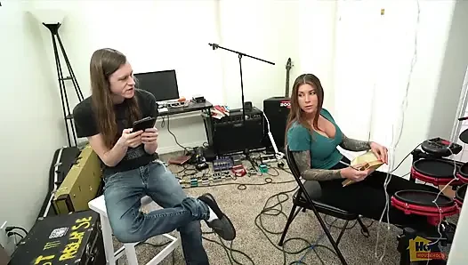Seksi davulcu piliç anal seks ilham perisi oluyor