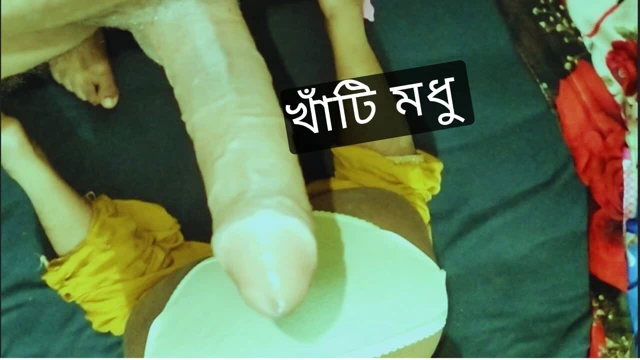 Güzel mükemmel incirini görünce şok oldum sonra sıkı amcık deliğini domaltarak sert sikiyorum