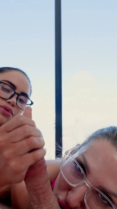 Kat ve Kayla ile bakış açısı üçlü seks