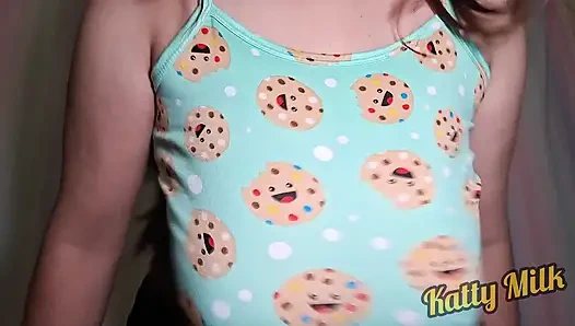 Kocaman göğüslerimi istiyorsun / Sallanan ve zıplayan (Katty Milk)