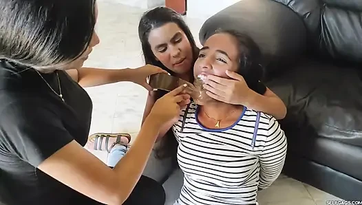 Kötü sürtükler şehirdeki yeni yarak azdırmalarına hoş geldin diyor!