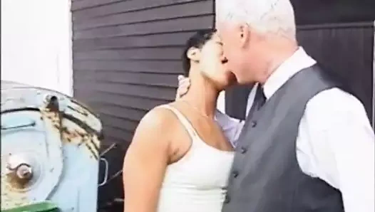 Şimdiye kadarki en sıcak siyah Alman kadın