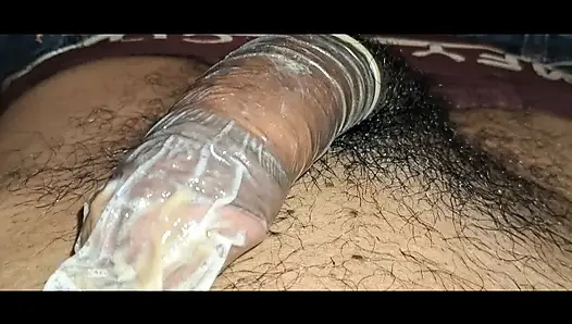 Evli evli kadın ilk kez silikonlu condon sikişiyor sert sikişiyor