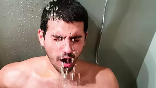 Önce üzerime işe, sonra senin sürtüğün olacağım