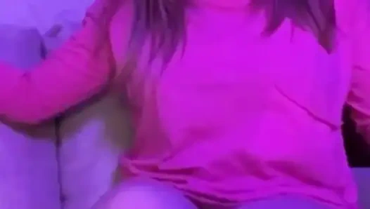 Gerçekten seks yapmak isteyen bir adam için kamerada bir video çekti