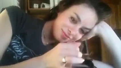 Kız oral seks yapmayı seviyor