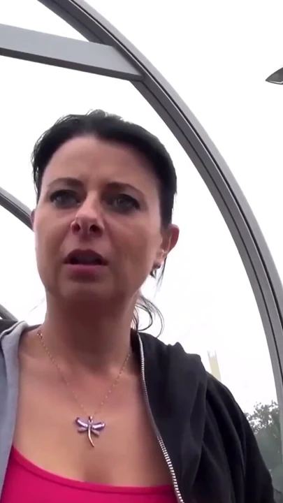 Hausfrau Bonny Devil im Auto fremd gegangen | Bölüm 1