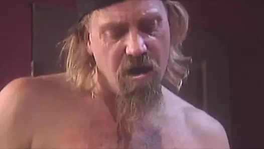 Nikita Denise aşırı romantizm içinde