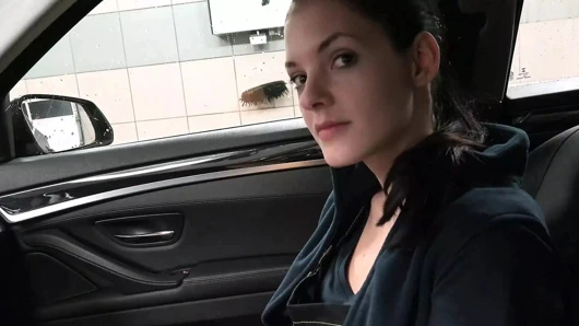 Çek sokakları - araba yıkama güzeli